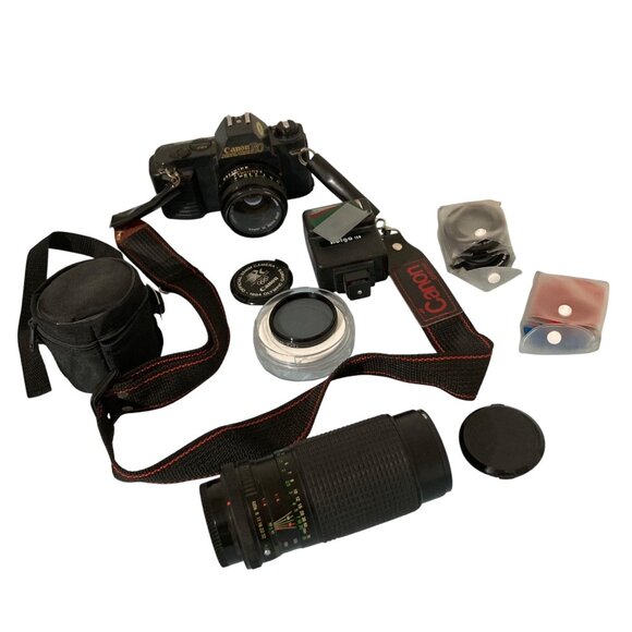 Canon T50 Film Camera Lot With Lens Flash And Accessories - Picture 1 of 7